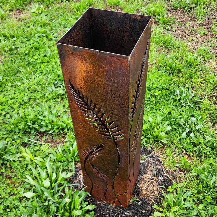 Maker Table LLC - Wholesale Outdoor Ornament/Decor - Rustic Fern Silhouette Garden Column4