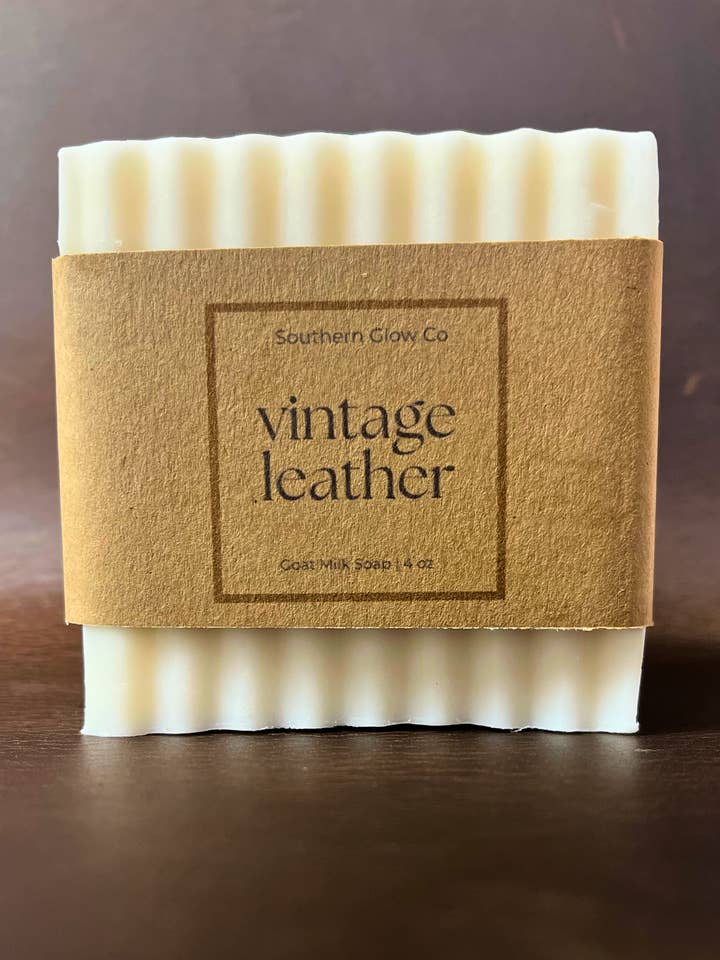 Savon de Bar en Cuir Vintage pour la vente par Southern Glow Co.