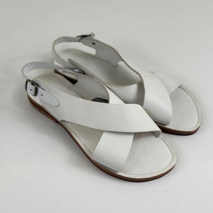 Handgefertigte marokkanische Ledersandalen Weiß und andere Ergebnisse für sandalen weiß im Großhandel. Kostenlose Rücksendungen und 60-Tage-Zahlungsziel auf Faire im Trend auf Faire.