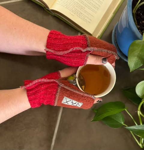 Jax Upcycled - Wholesale Gloves - Women's - Upcycled Unisex Fingerless Gloves choose the vibe color39