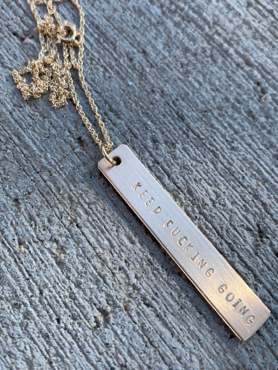 Graceful Sage – Colar pingente/pendente por atacado – Colar de barra empoderadora, colar Keep Fucking Going para ela2