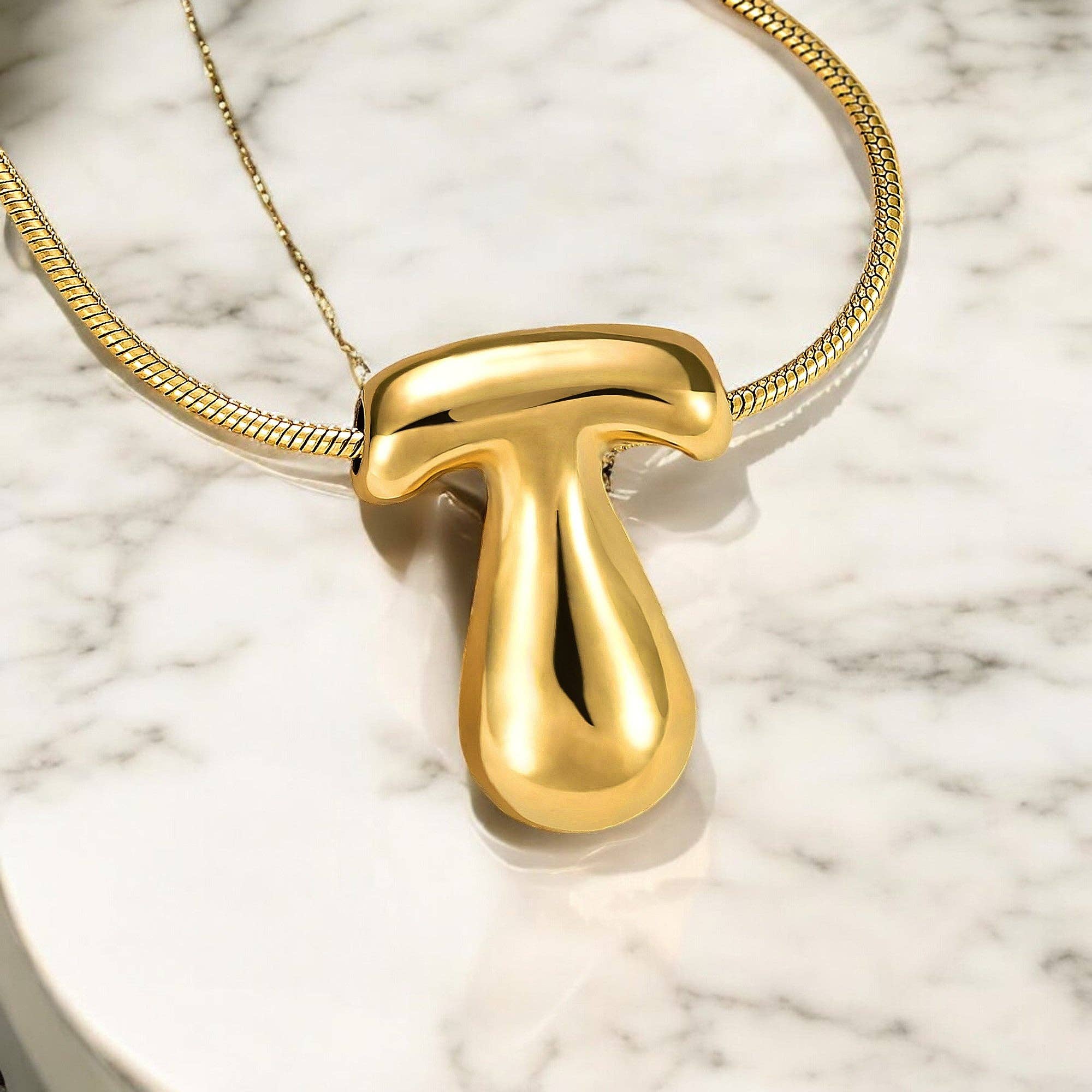 Cape Diablo - Vente Colliers à pendentif - Collier Initiale Lettre Bulle Chute Éclat Doré19