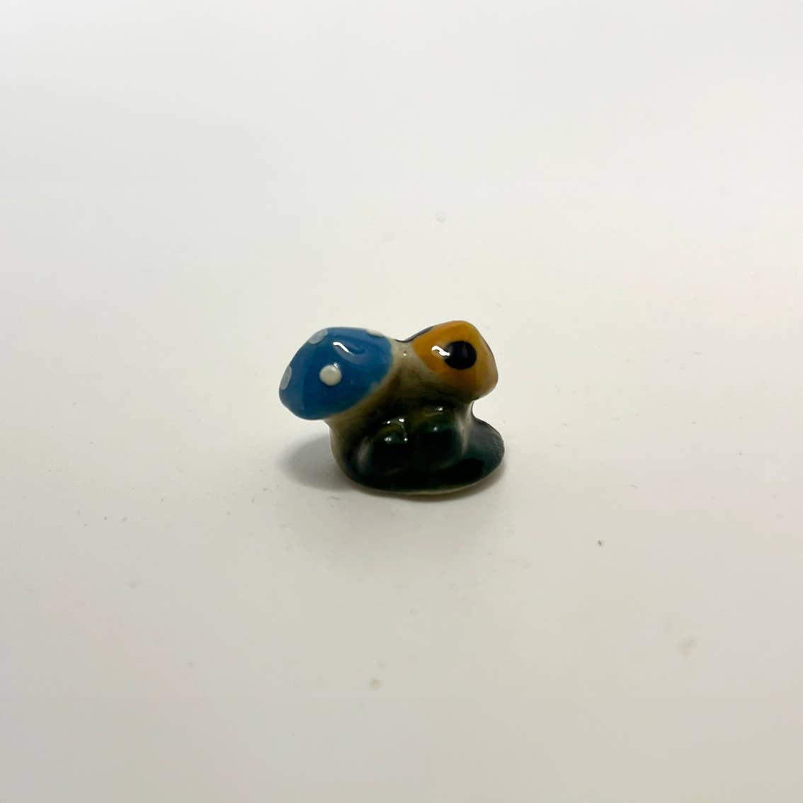 VIE - Wholesale Decorative Figurine - Mini Ceramic Figurine, Assorted Colour, Approx. 2cm250