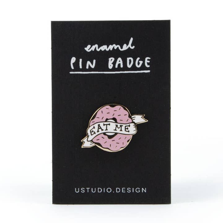 Eat Me | Badge à épingle pour la vente par USTUDIO Design