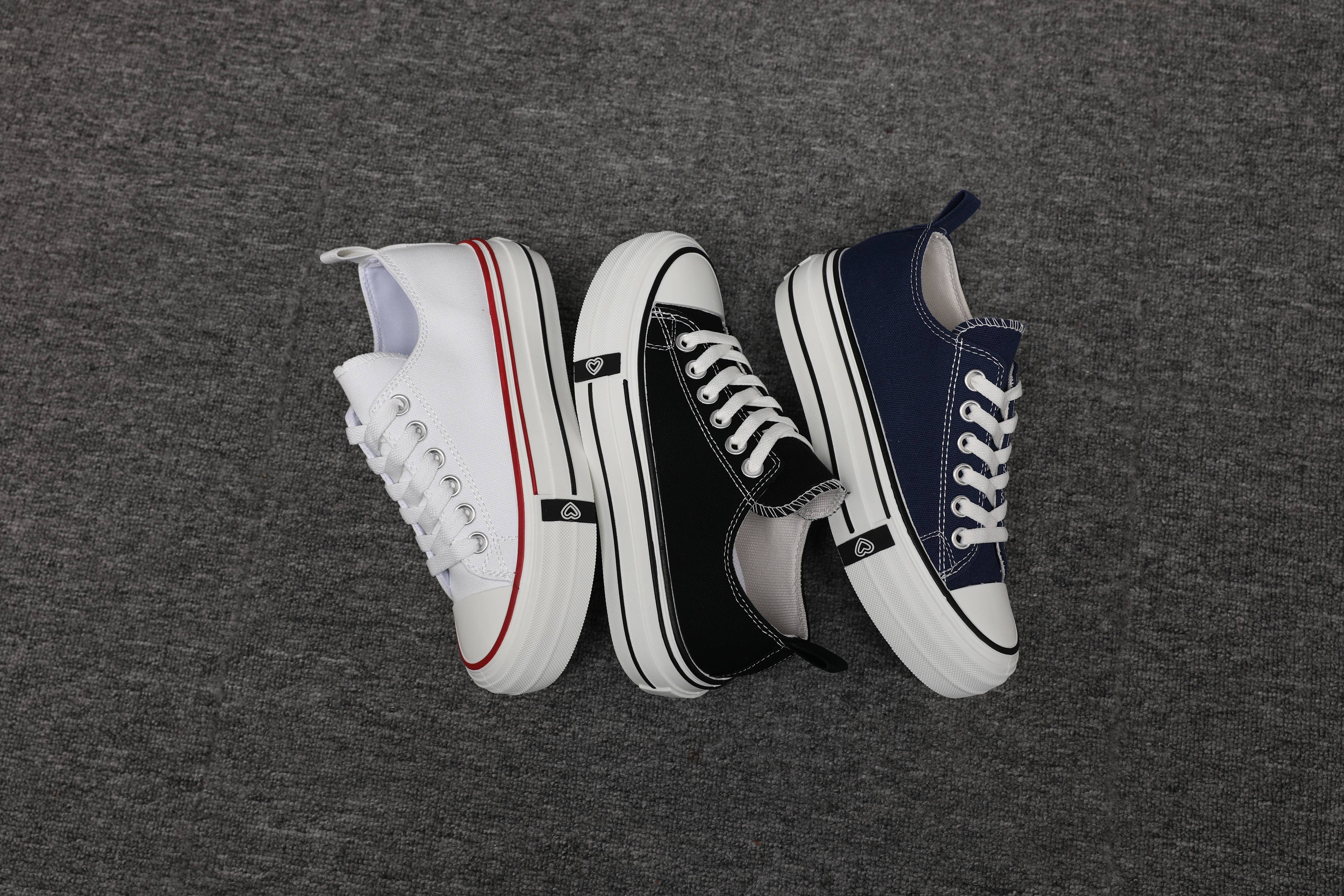 Top Staka - Wholesale Sneakers - Dames - Top Staka damessneakers van canvas met chunky plateauhak2