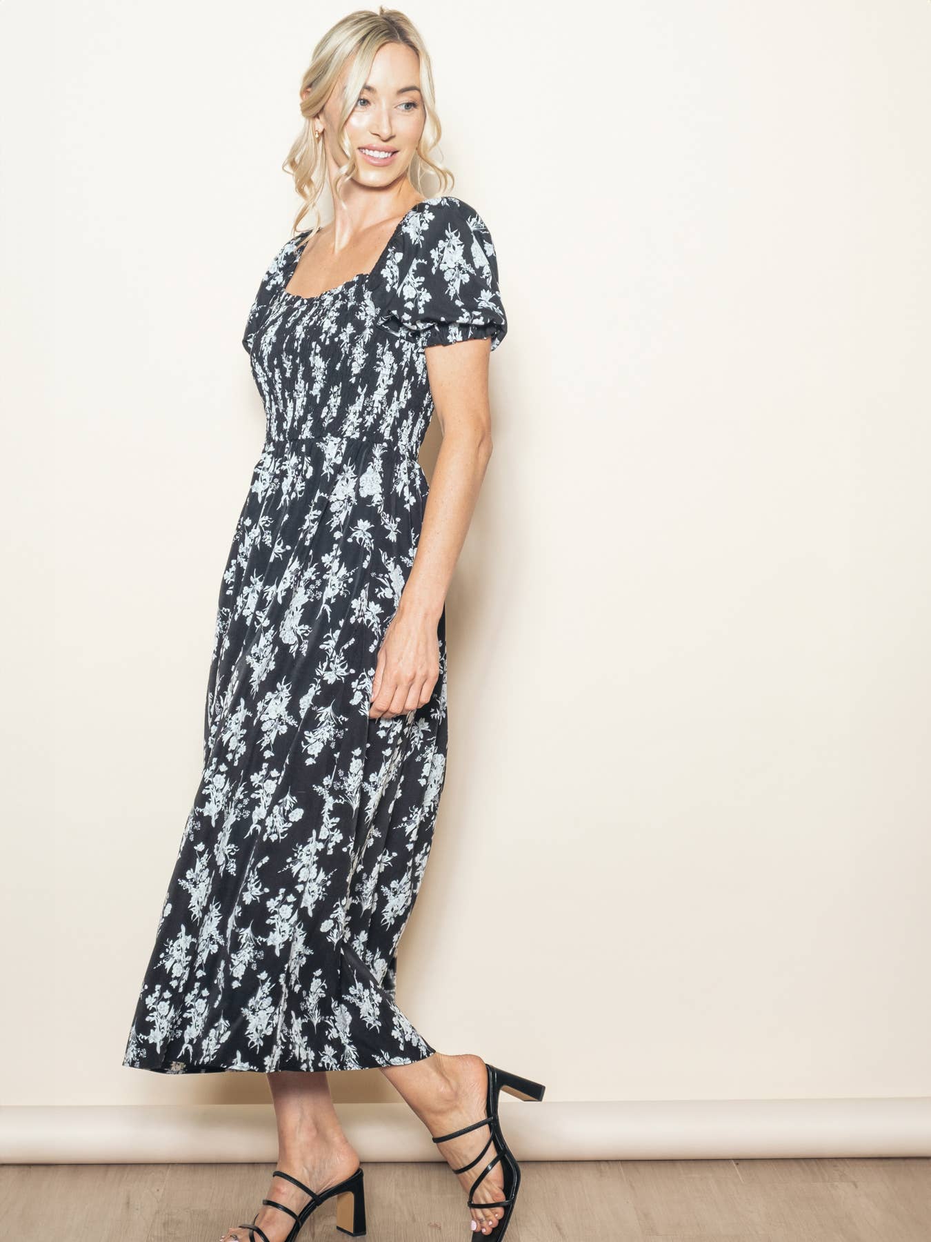 Elloh Collection - Wholesale Dress - Women's - Sweetheart Neck Smocked Antique Floral Midi Dress w Pockets1