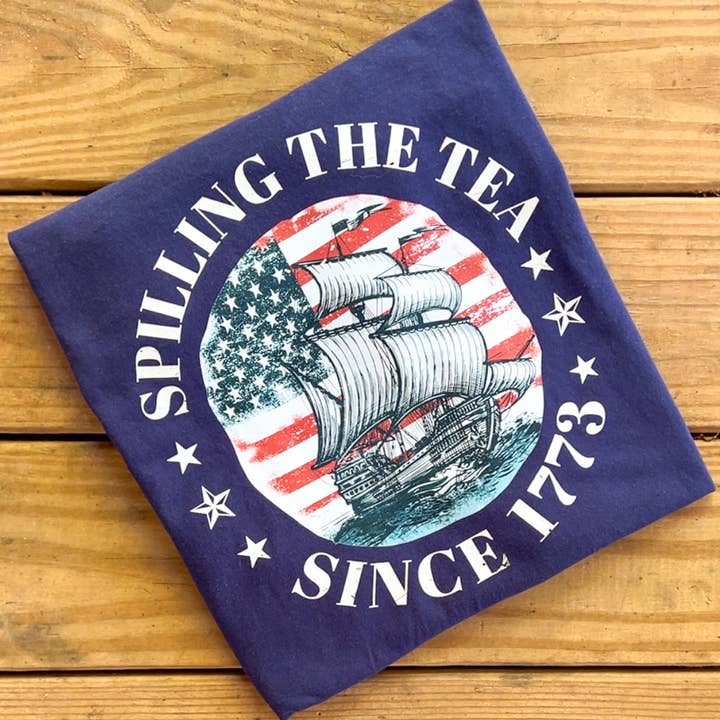 Vintage Spilling the Tea - Comfort Colors för wholesale av COTTON PRESS CO.