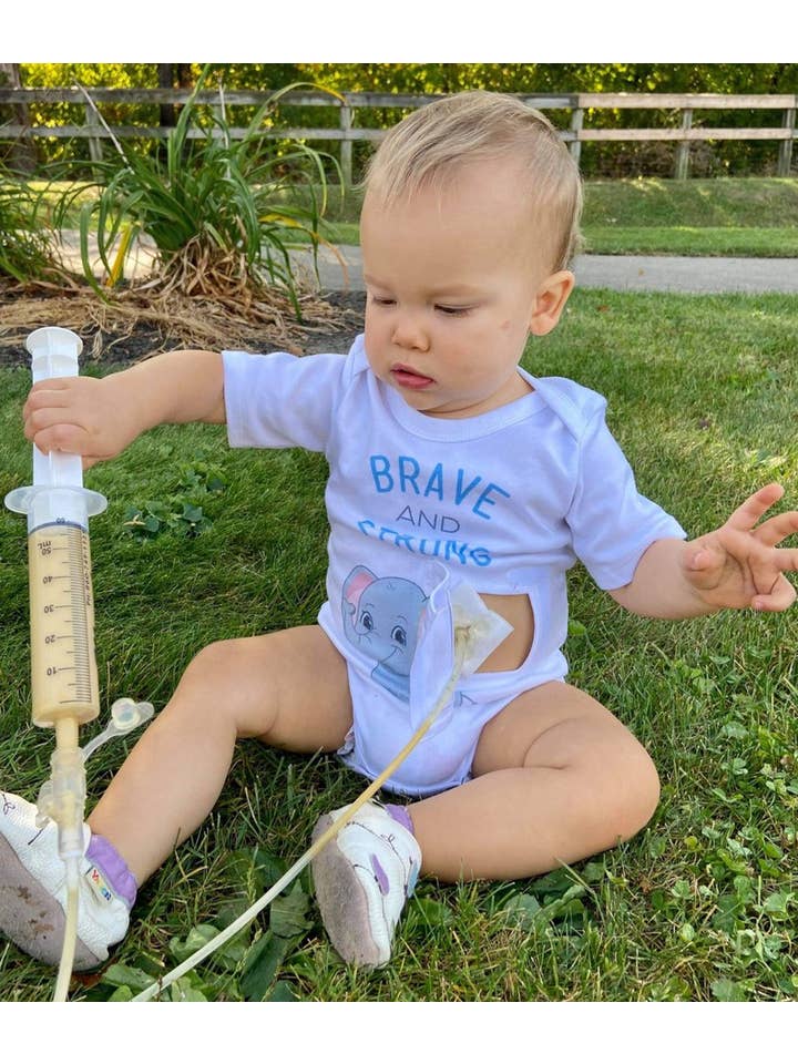 Tubesies – wholesale Overall - Baby – Tubesies Ava Elephant Onesie med G-rör tillgång2