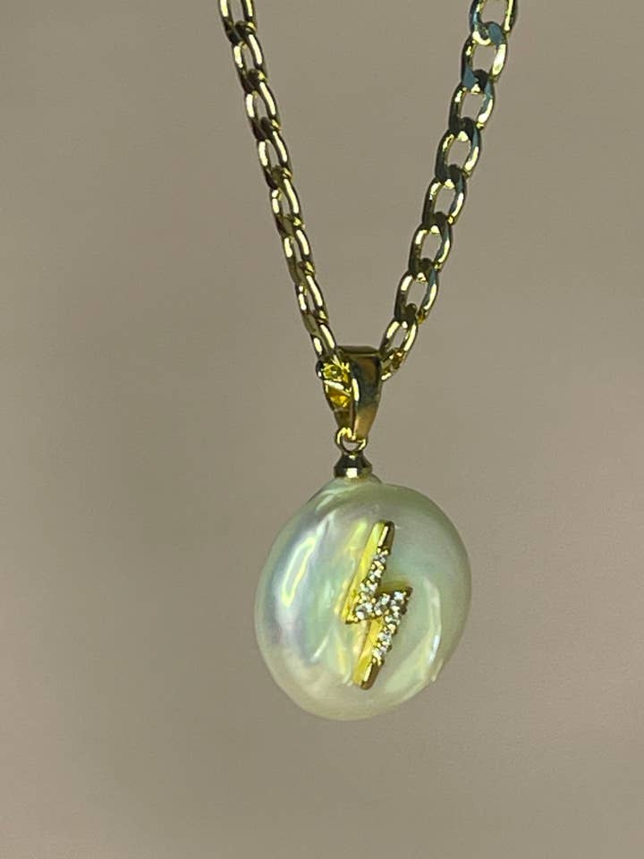 COLLIER PEARL BOLT pour la vente par Empower By O