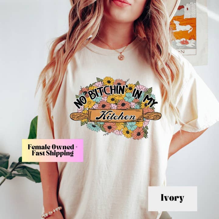 T-shirt de cuisine, cadeau de cuisine, t-shirt No Bitchin In My Kitchen pour la vente par Woven Wonder Apparel