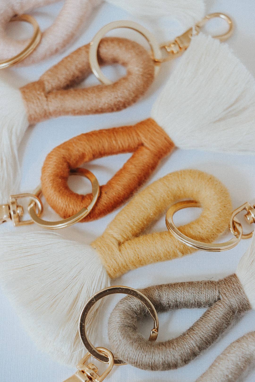 DayCrafter – Großhandel Schlüsselanhänger – Damen – Mini-Schlüsselanhänger mit Quaste - Boho Keychain3