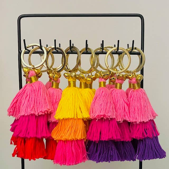 Luna-Leena  - handmade in Nepal - Wholesale Keychain - Women's - sleutelhanger kwast rood - tasbedel - biologisch handgemaakt4