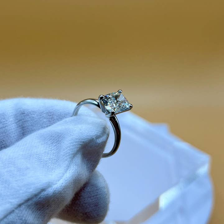 Elegant Jewels - Wholesale Engagement ring - 2 CT CUShion Lab Grown Diamond Solitaire Ring, 14K Gold
3