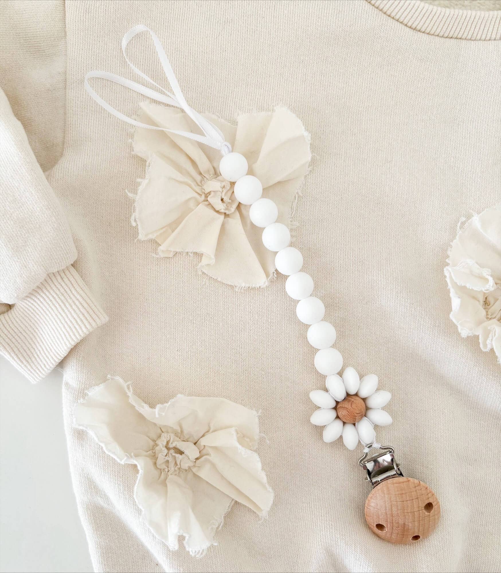 CW Evenements - Wholesale Milestone Art/Keepsake - Kids & Baby - Daisy silicone pacifier clip2