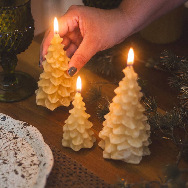 The Ramblin' Bee - Wholesale Novelty Candle - Beeswax Tree Candle6