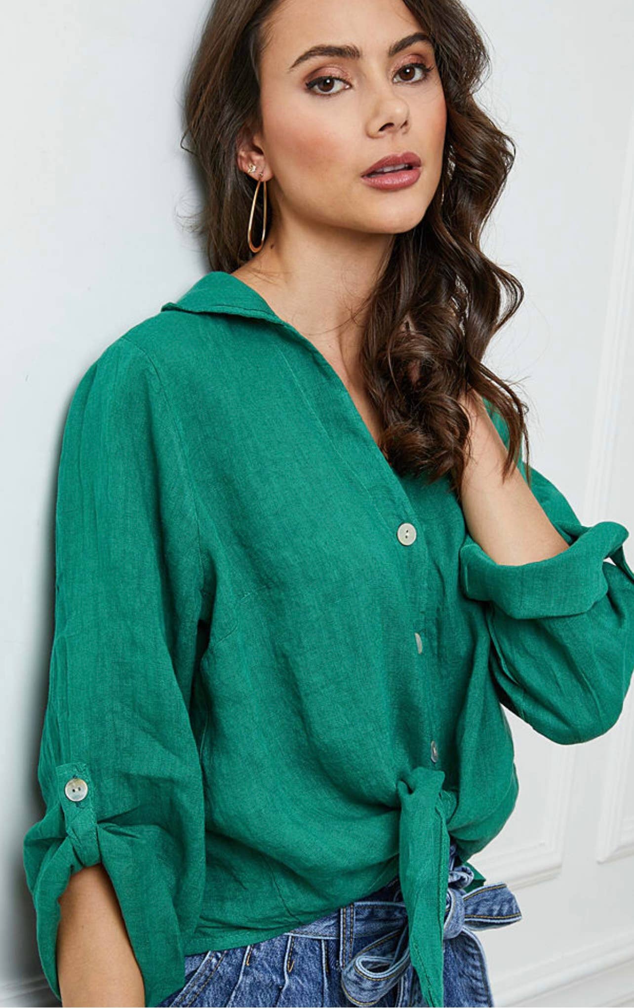 LÉA & LUC - Venta al por mayor Camisa con botones - Mujer - Camisas anudadas a la cintura en 100% lino REF. 220234