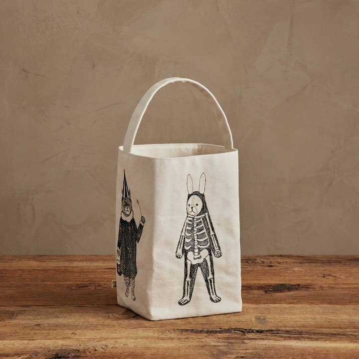 Sac à costumes d'Halloween pour la vente par Coral & Tusk