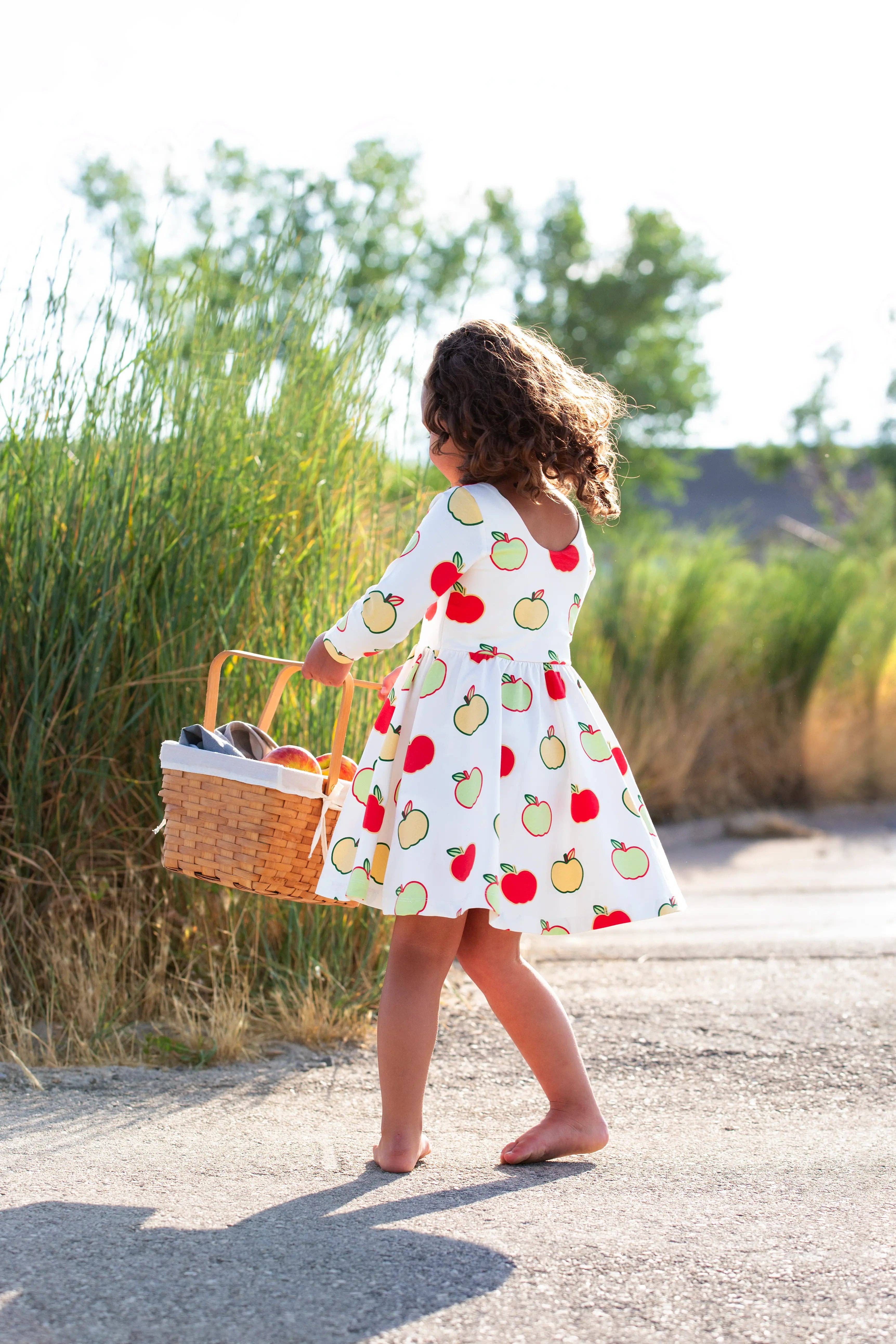 Monica + Andy – wholesale Klänning – Barn – Långärmad Let's Dance Klänning_Fall Apples2