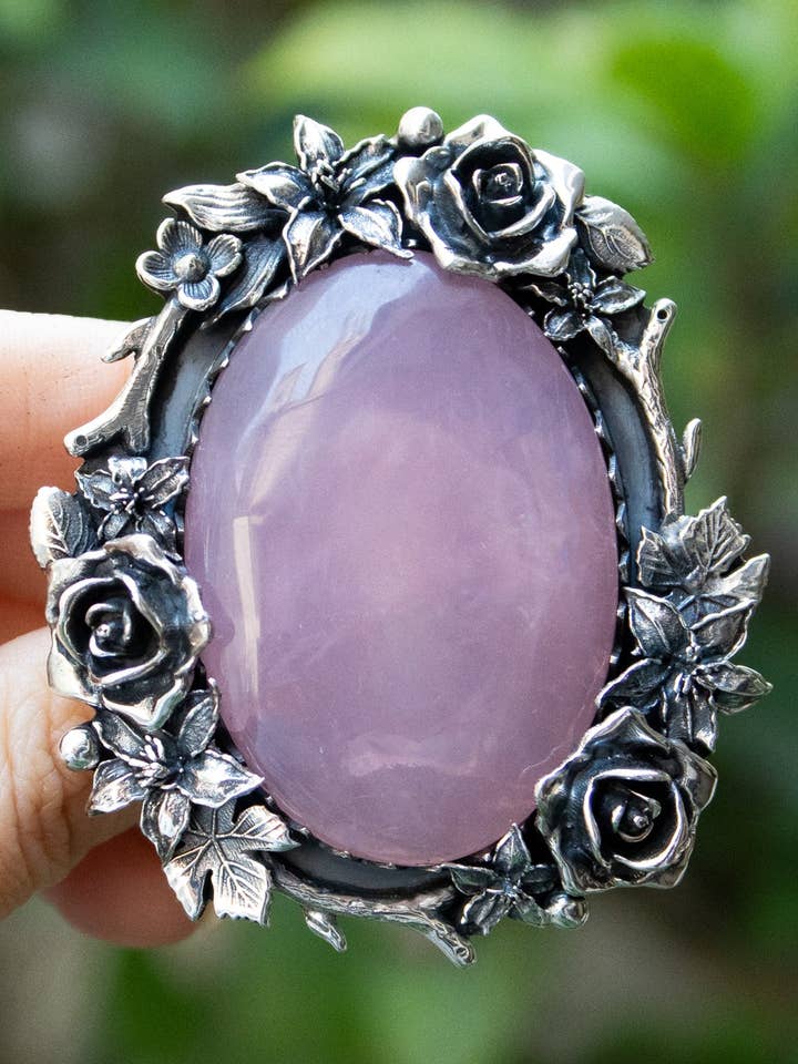 Rose Garden Halo — Rosenquarz Blumen Statement Ring, AR- 7731 für den Großhandel von Ambra Jewels