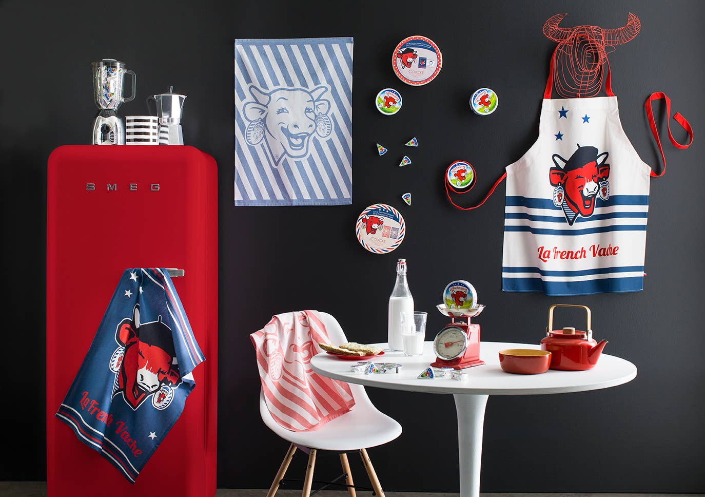 Coucke – wholesale Tea towel – VACHE QUI RIT - La French Vache - Tea Towel 50x75 in Cotton2