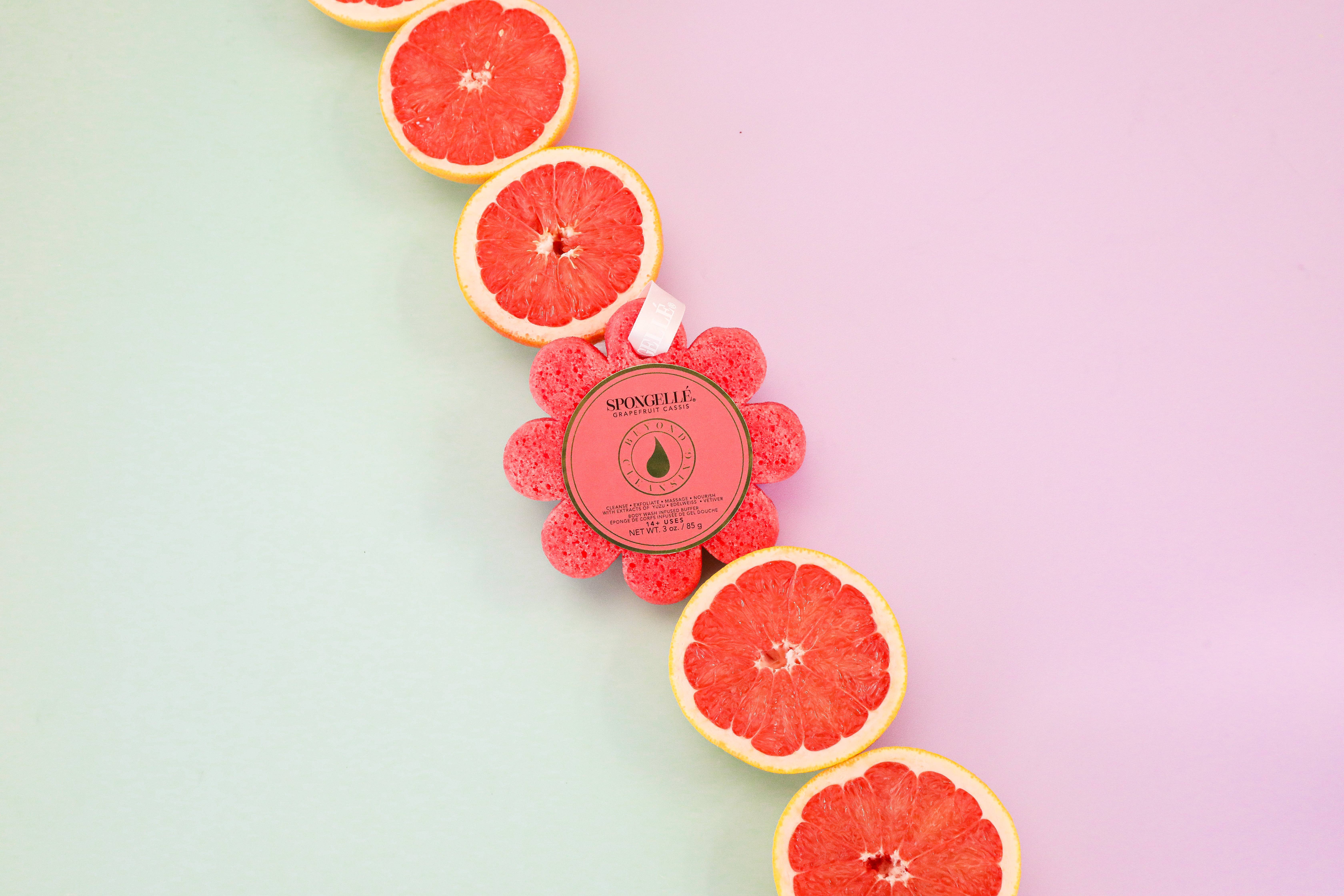 Spongellé | Christmas 2025 | Stocking Stuffers | Gifts – Puff/esponja de banho por atacado – Esponja de Sabonete Flor Selvagem com Toranja e Cassis | Esponja de Banho Spongellé2