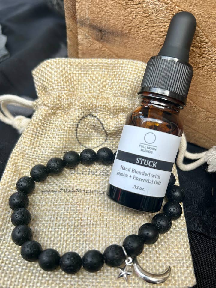 Braccialetto con diffusore di lava per aromaterapia + set di olio - Stuck per la vendita all'ingrosso da parte di Full Moon Blends