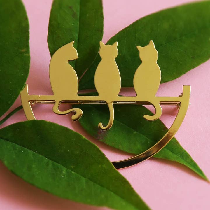Hirondelle Bijoux - Wholesale Brooch - Gold or silver perched cat brooch0