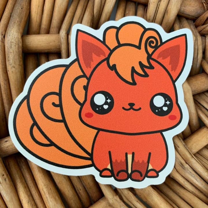 Vulpix Vinylklistermärke - Pokémon / Pokemonklistermärke / Laptopdekal / Stötfångarklistermärke / Kortlåda / Sol och Måne för wholesale av Trash Goblin