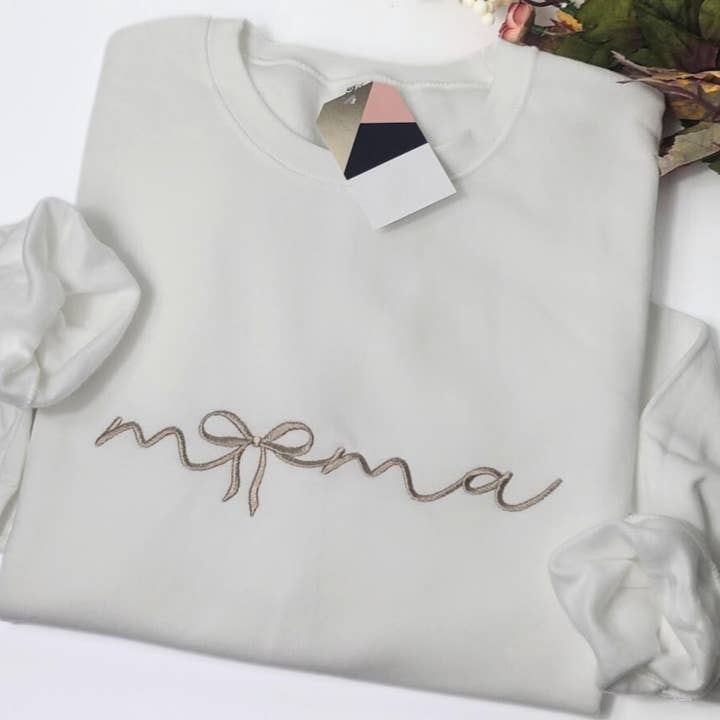 Mama Broderet Sweater, Sød Og Trendy Nama Sweater for engroshandel hos NVC Ecommerce LLC