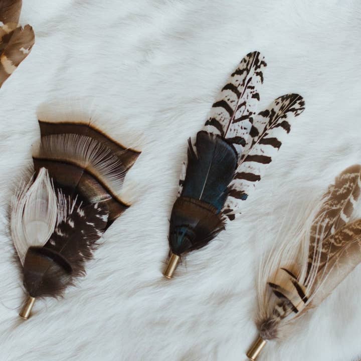 Crossbow Leather - Wholesale Hat Accessory - Women's - MAGNET HAT FEATHERS1