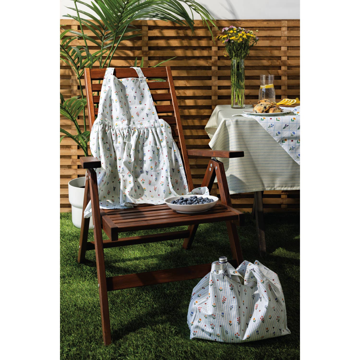 Now Designs by Danica - Wholesale Apron - Hand Picked Classic Apron1