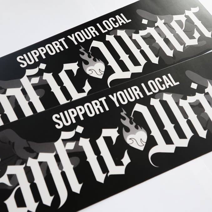 AUTOCOLLANT DE PARE-CHOCS SOUTENEZ VOTRE AUTEUR DE FANFICTION LOCAL pour la vente par KOHI & ANDIE