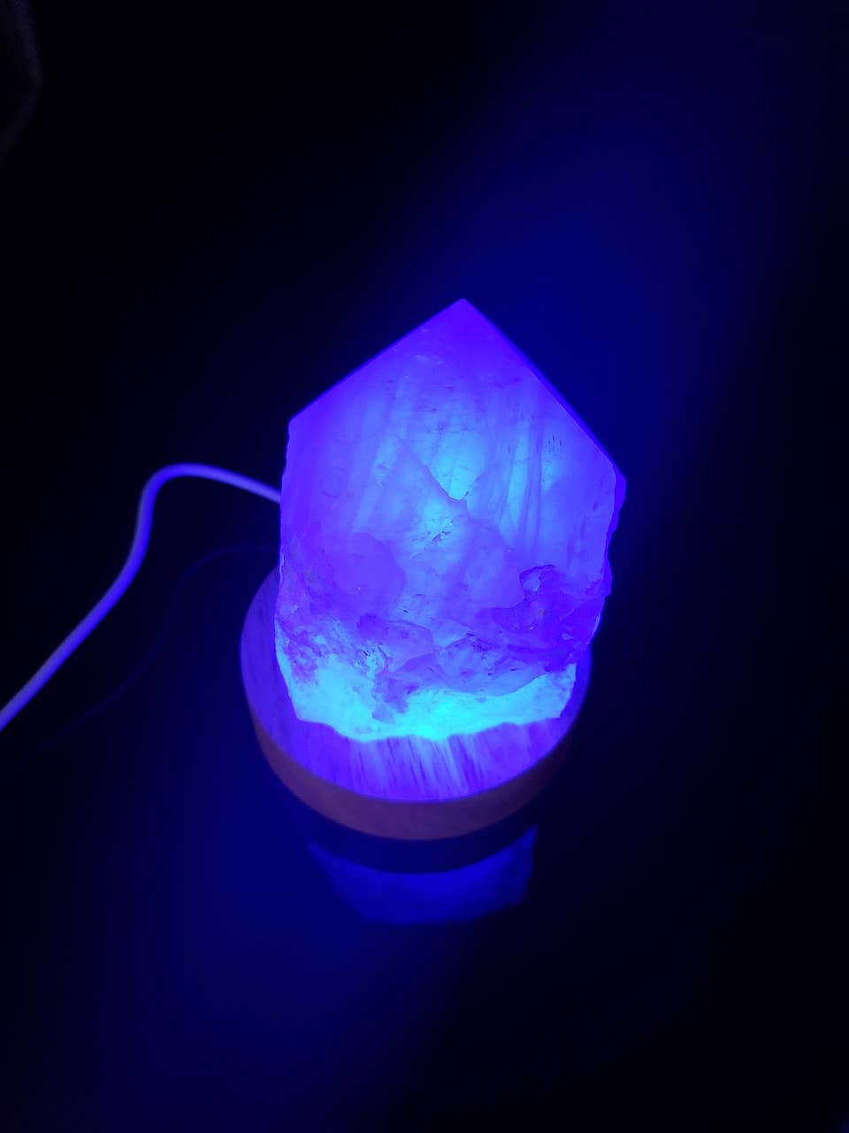 Crystal River Gems LLC - Vendita all'ingrosso Pietra/cristallo spirituale - Lampada Mini in Quarzo Rosa con Base in Legno da 7,5 cm a Cambio Colore1