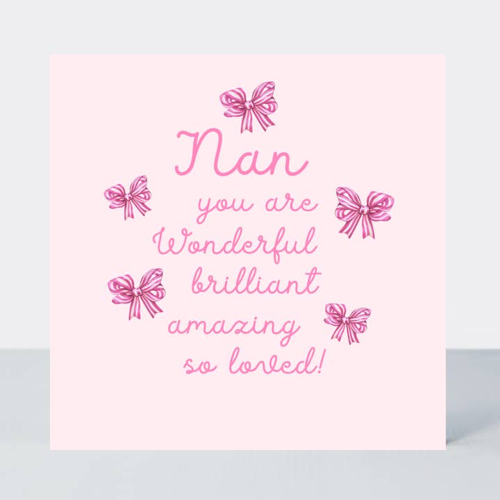 Carte « Nan, tu es merveilleuse » — nœuds roses à rayures pour la vente par Petimo