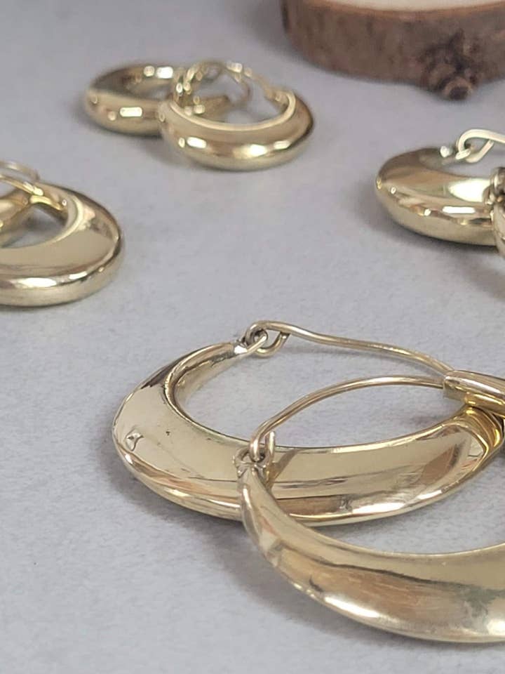 Simple brass hoops earrings / Minimalist jewelry for wholesale by Laboheme