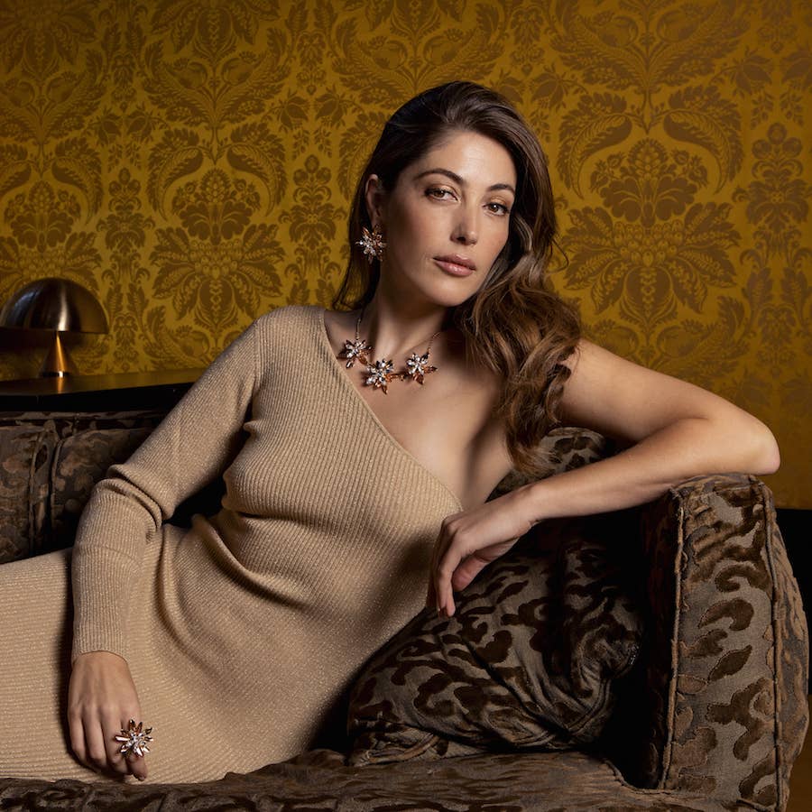 OTAZU - Wholesale Cocktail/Statement Ring - La Bloemen Crystal Flower Ring - Small5