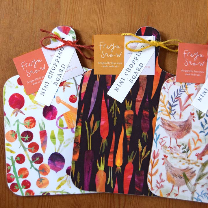 Freya Snow - Wholesale Cutting Board - Hellebores Mini Chopping Board / Melamine Cutting Board