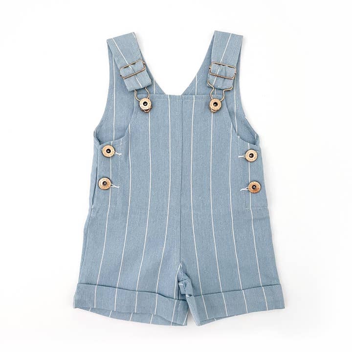 Salopette courte Everett - RAYURES EN JEAN pour la vente par With Love for Kids