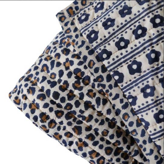Love Explorers - Wholesale Throw Blanket - Beige leopard/flower cover