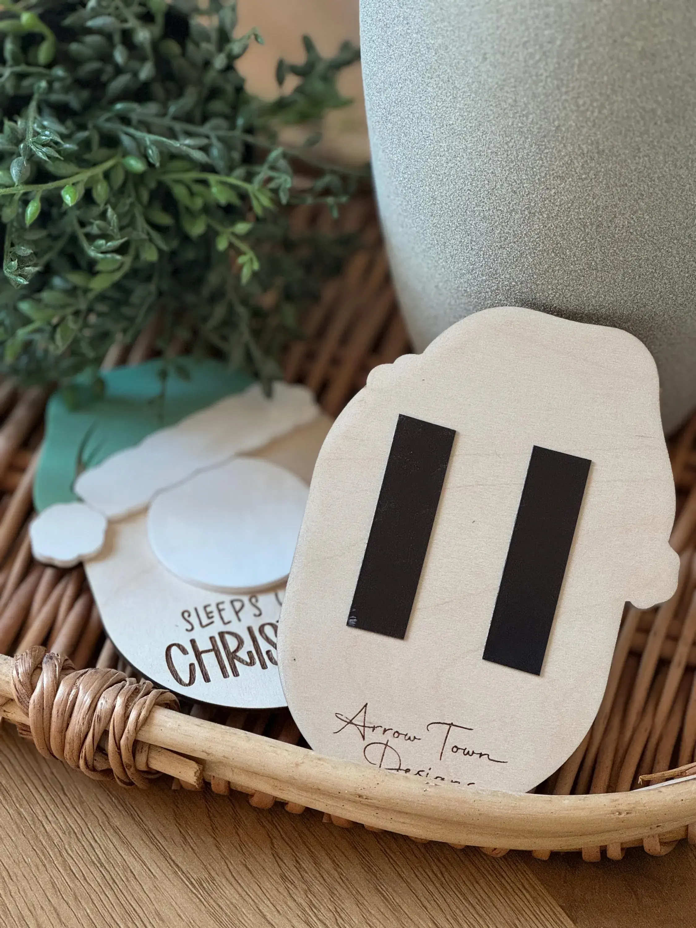 Arrow Town Designs - Wholesale Christmas decoration - Santa Magnet  “Sleeps Until Christmas” Dry Erase sign2