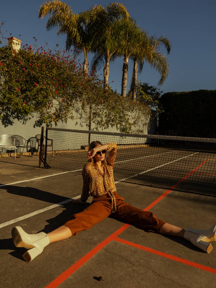 Jennafer Grace – Großhandel Bluse – Damen – Ozelot-Schimmer-Krawattenbluse7