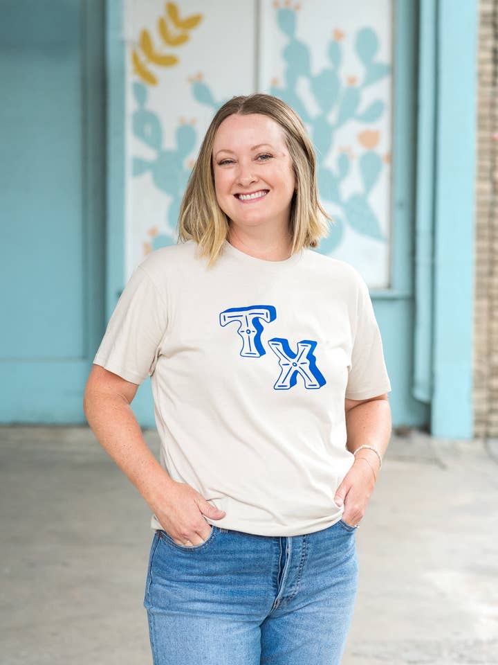 Texas "TX" T-shirt - Gräddvit & Kobolt - Grossist för wholesale av Girl Riot Society by Mosaic Makers Co