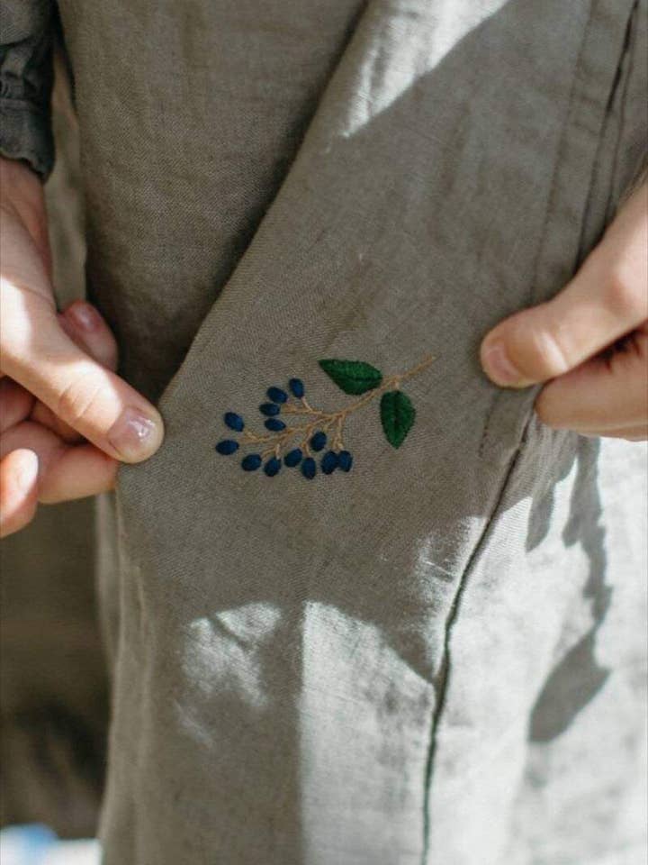 Elderberries (4x6cm) | Handmade Embroidery for wholesale by La Petite Alice