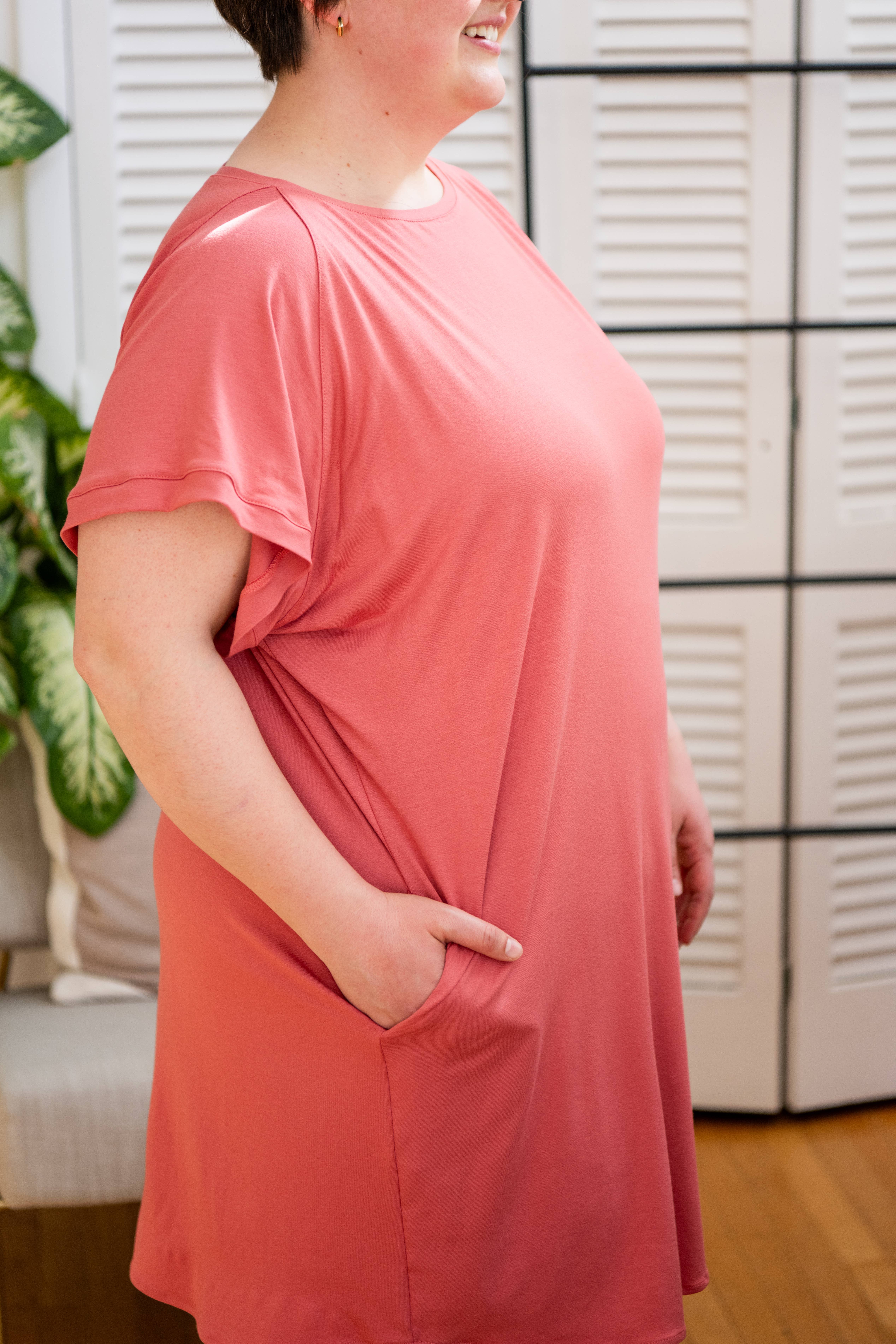 Knieriem Designs - Wholesale Dress - Women's - Short Sleeve Coral Knit Dress w/Pockets in Rayon Lycra4