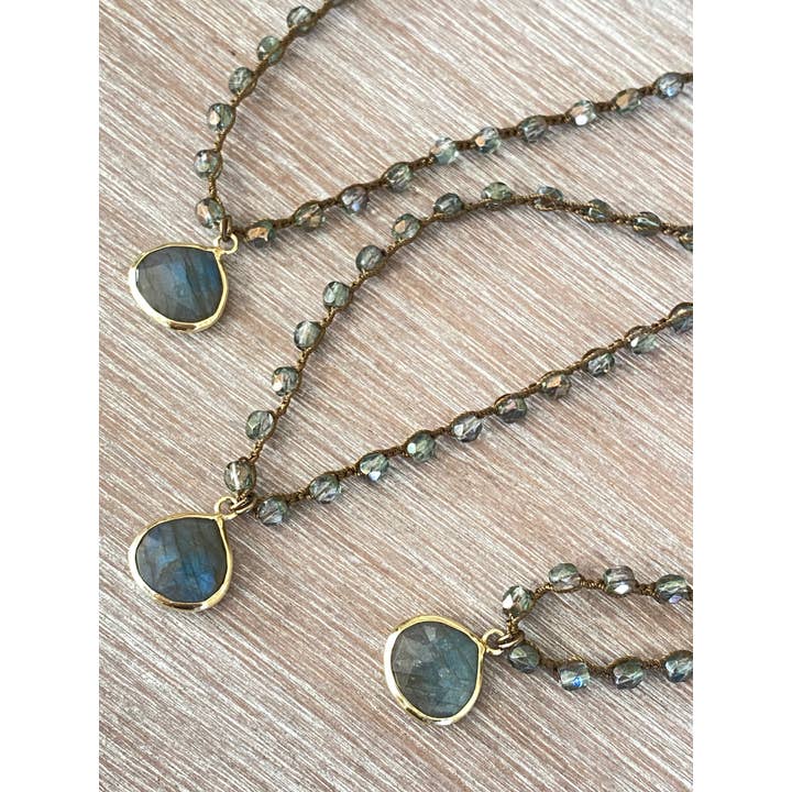Twist Style - Wholesale Pendant/Charm Necklace - Labradorite Drop Crocheted Necklace In Greenish Blue