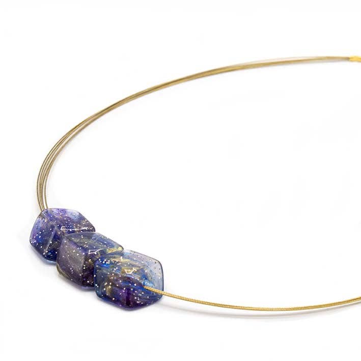 Collier Mini cube, Galaxy pour la vente par FATES, style with a story