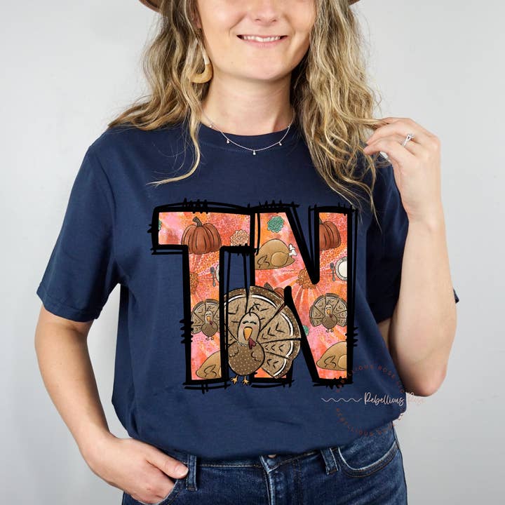 Tennessee Thanksgiving Turkey T-shirt met print voor de herfst voor wholesale door Rebellious Rose LLC