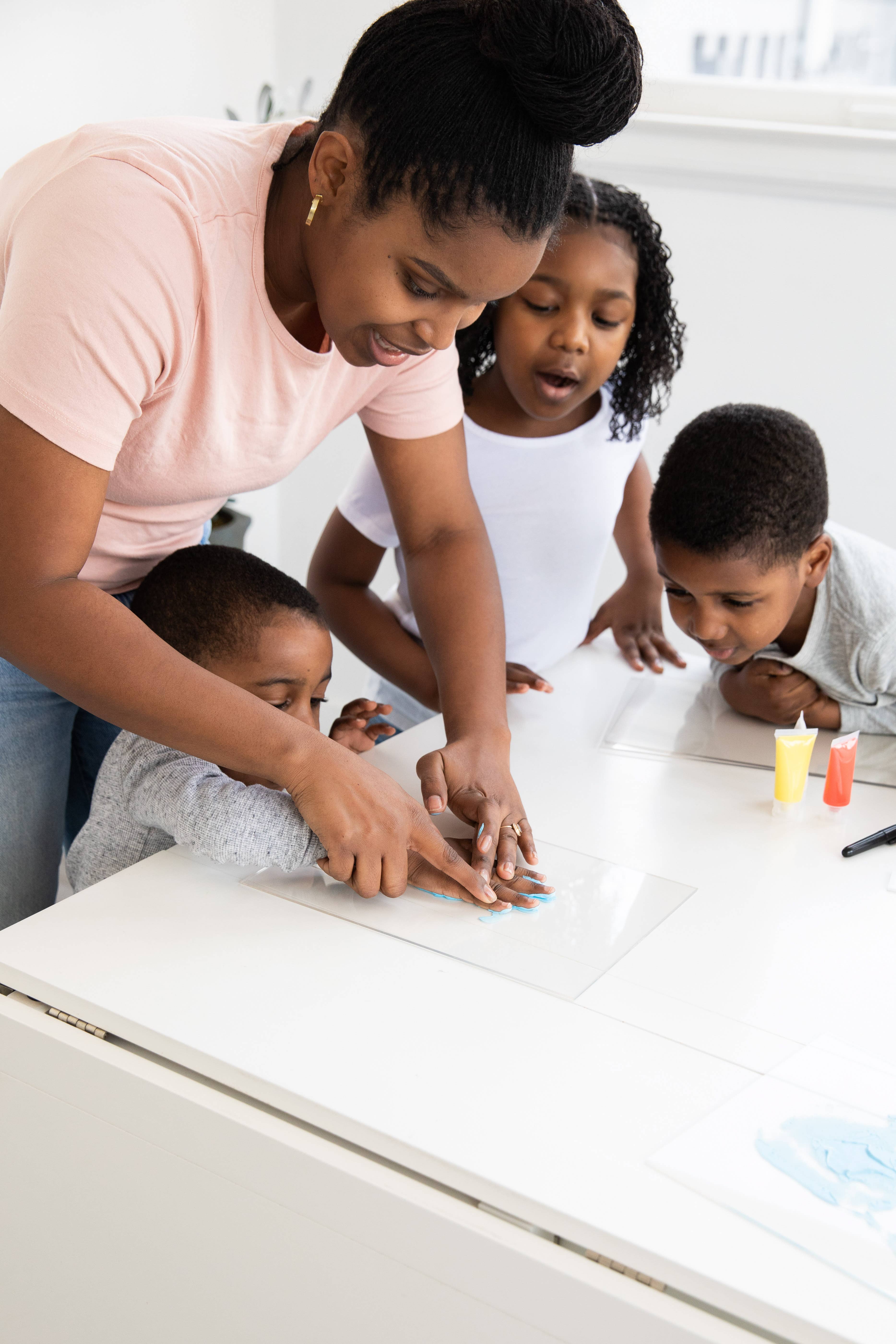 Pearhead - Wholesale Hand & Footprint Kit - Kids & Baby - Clear Family Print Frame and Paint Kit4