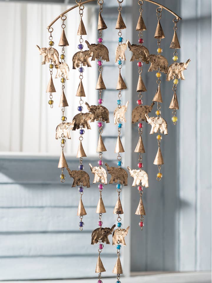 Móvil de campana de viento con elefante y cuentas mixtas para venta al por mayor de Namaste