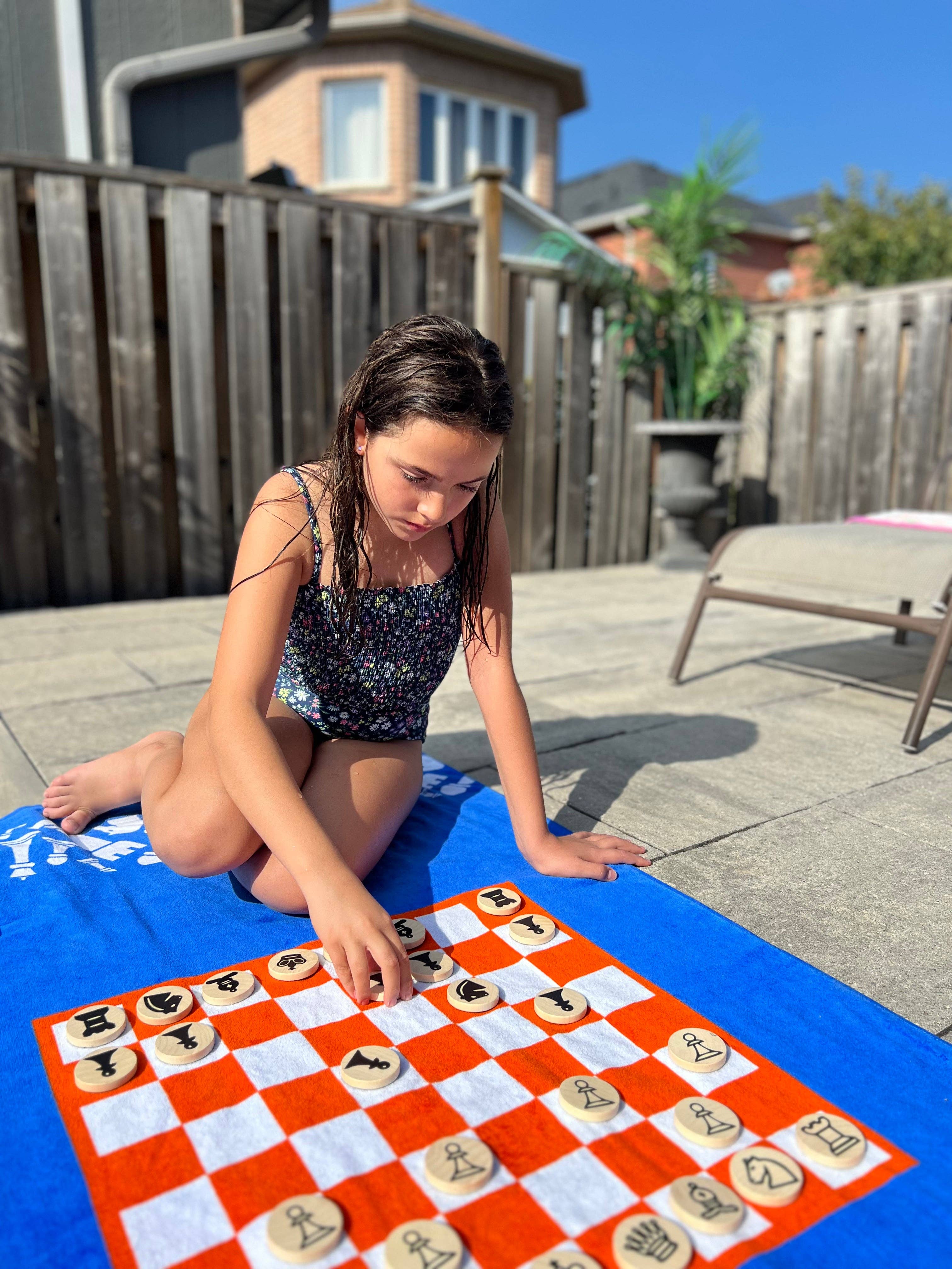 The Game Towel - Venta al por mayor Toallas de playa - Toalla The Chess and Checkers, almohada inflable incluida3